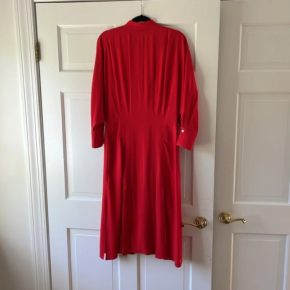 VICTORIA BECKHAM
Pleated satin-crepe midi shirt dress - Picture 6 of 9